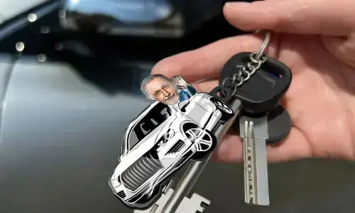 gallery-keychain-comic-vehicle-epoxy-milled-1