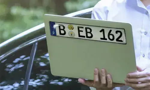 KFZ sticker-magnet on the laptop
