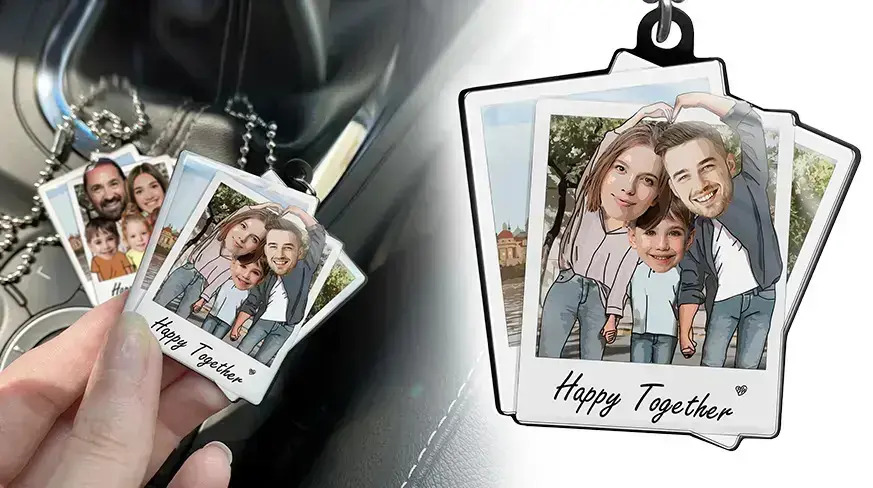 head-rear-view-mirror-pendant-comic-photo