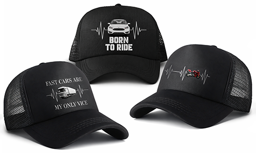 Drei schwarze Mesh-Trucker-Caps: Mitte weißes Auto BORN TO RIDE, Links weißes Auto FAST CARS ARE MY ONLY VICE, Rechts rotes Motorrad