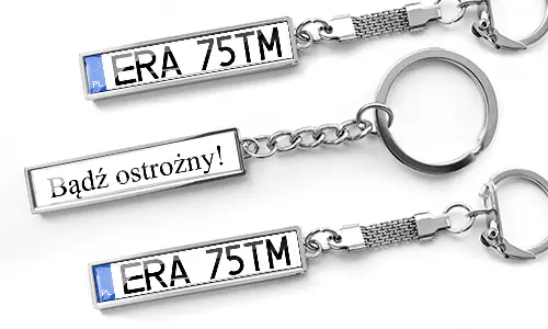 Kovové klíčenky v obchodním stylu s vlastním textem na poznávací značce a gravírovanou zprávou