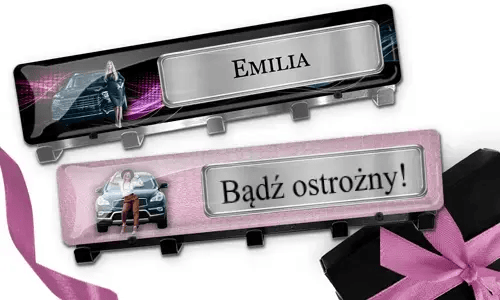 Personalizovaný luxusní stěnový držák na klíče s textem a obrázkem auta pro vaši manželku