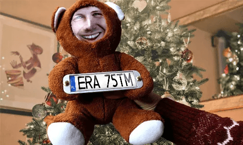 Cuddly toy with photo with license plate