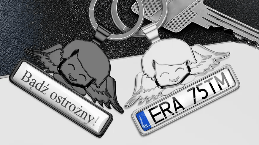 head-keychain-angel-with-license-plate-coated